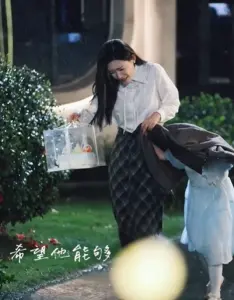 《婚色已晚》：婚姻危机的深度剖析，情感纠葛的救赎之路